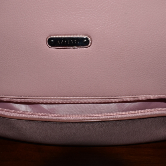 Pink Rosetti purse w/ coin purse and glass case - Picture 5 of 8